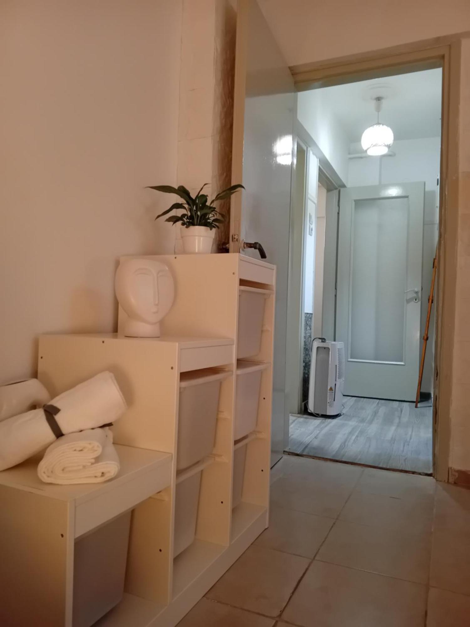 Vestige Basement Apartment 아테네 외부 사진